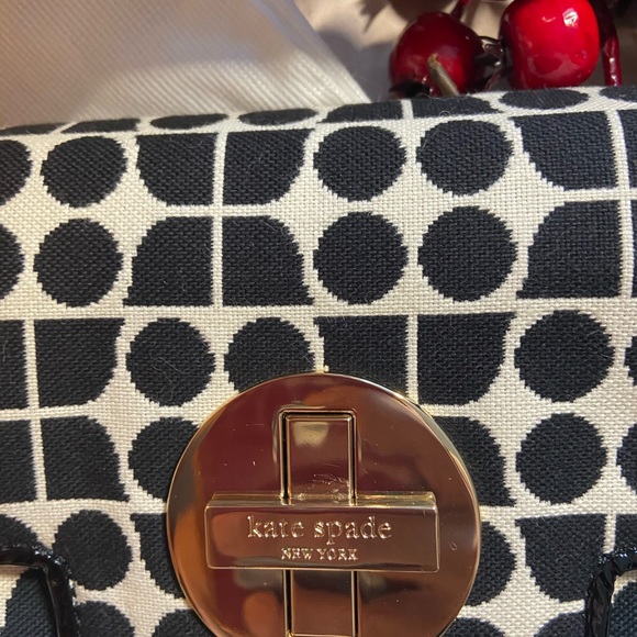 Kate Spade purse with dust bag - Picture 3 of 7